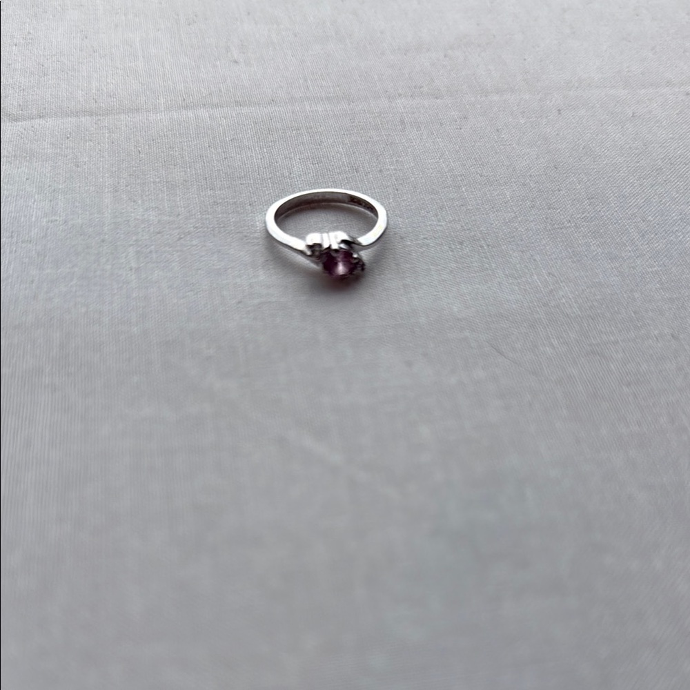 Elegant Silver and Pink‎ Solitaire Ring - Picture 4 of 5